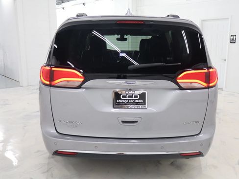 Used 2019 Chrysler Pacifica Limited FWD image 6