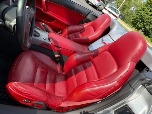 Used 2006 Chevrolet Corvette Convertible w/ Preferred Equipment Group RWD image 25
