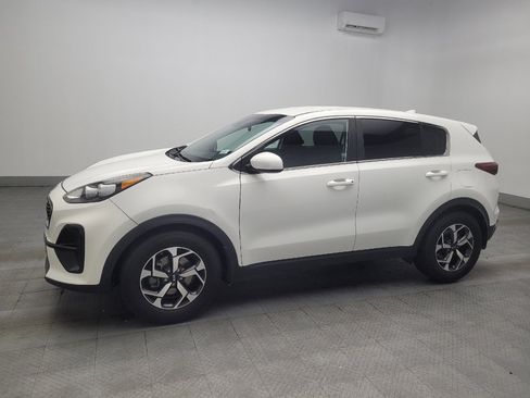 Used 2020 Kia Sportage LX image 2