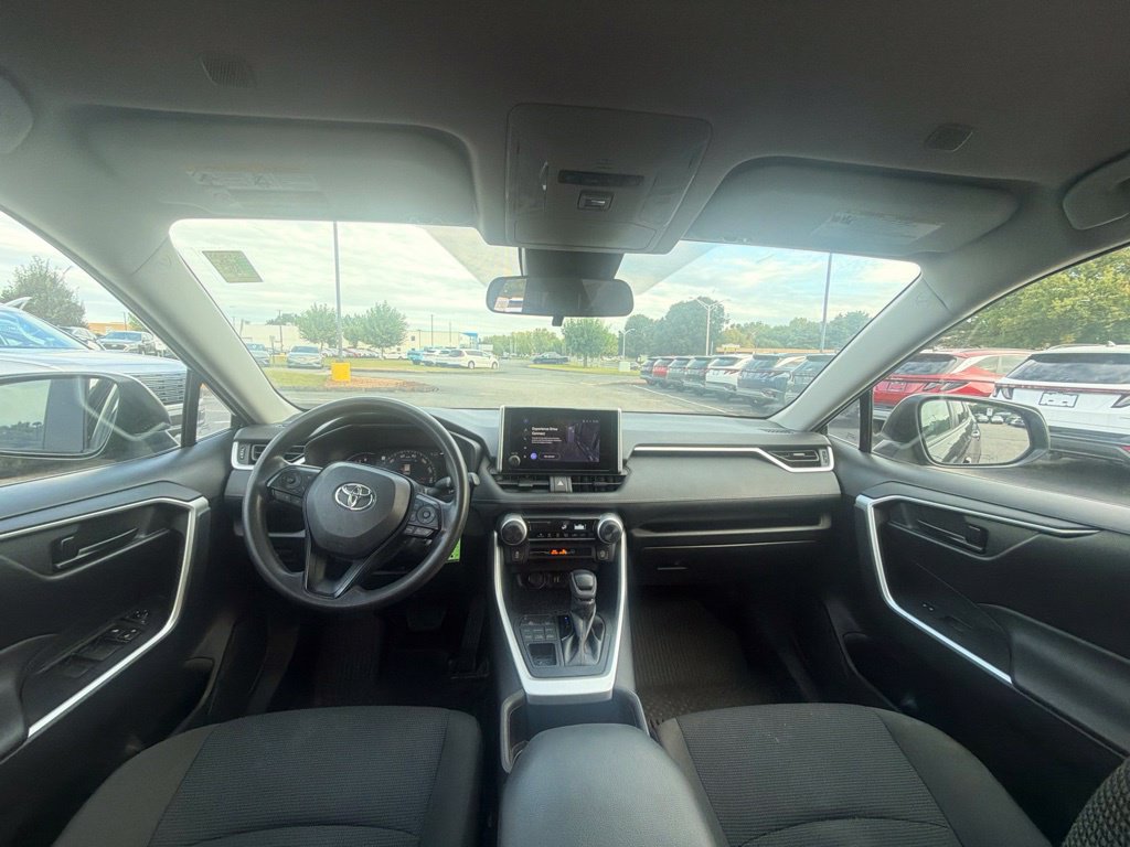 Used 2024 Toyota RAV4 LE AWD/4WD image 11