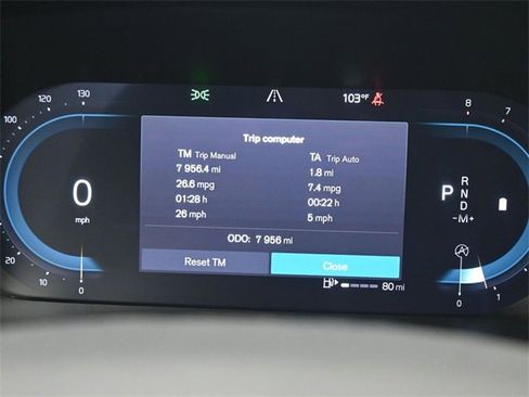 Used 2024 Volvo XC40 B5 Plus w/ Protection Package Premier image 27