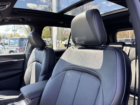 New 2026 Jeep Grand Cherokee Limited Reserve image 16