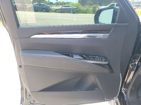 Used 2026 Cadillac Escalade 4WD image 10