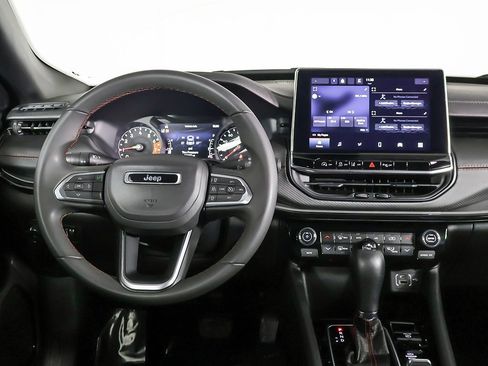 Used 2024 Jeep Compass Trailhawk image 27