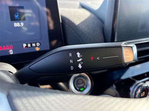 Used 2024 Honda Prologue EX image 18