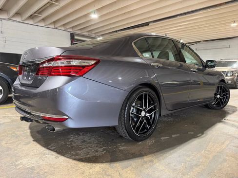 Used 2017 Honda Accord EX-L image 4