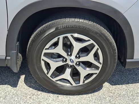 Certified 2023 Subaru Forester Premium AWD/4WD image 9