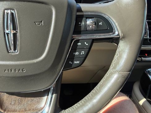 Used 2020 Lincoln Navigator L Reserve w/ Equipment Group 208A Reserve AWD/4WD image 32