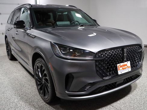 Used 2025 Lincoln Aviator Reserve w/ Equipment Group 201A AWD/4WD image 5