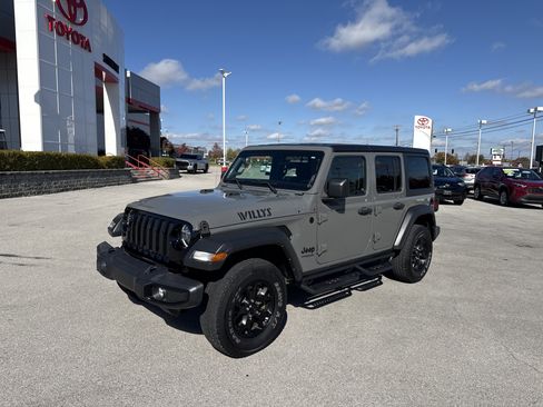 Used 2022 Jeep Wrangler Unlimited Sport image 7
