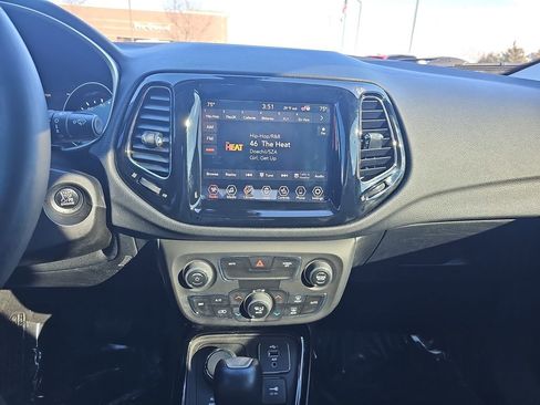 Used 2019 Jeep Compass Limited image 19