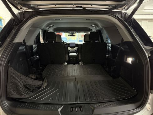 Used 2020 Ford Explorer XLT w/ Equipment Group 202A image 20