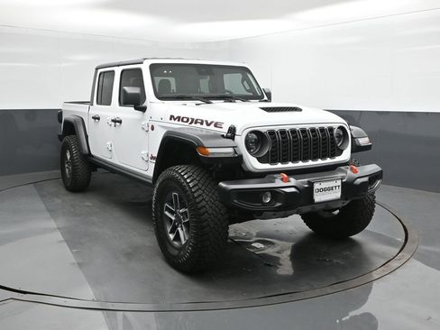 Used 2025 Jeep Gladiator Mojave w/ Convenience Group image 22