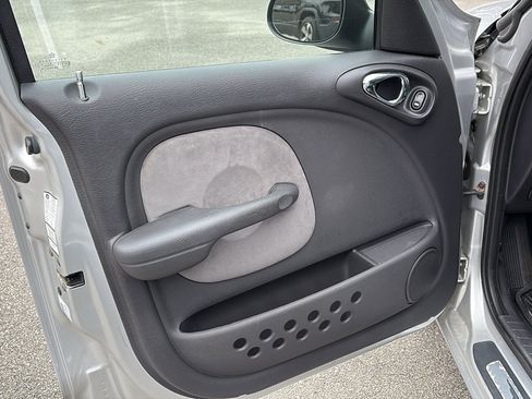 Used 2004 Chrysler PT Cruiser Limited image 11