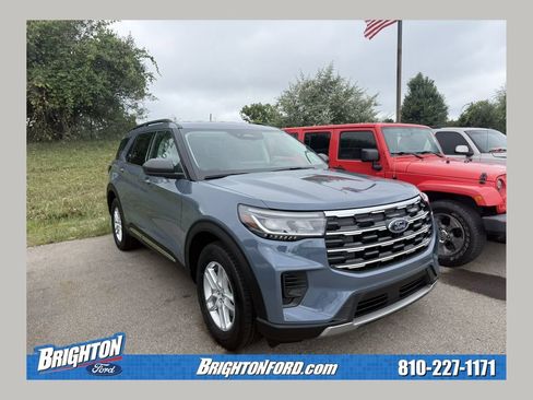 Certified 2025 Ford Explorer Active AWD/4WD image 1