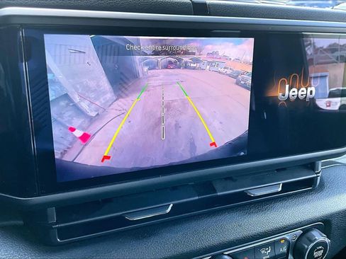 Used 2025 Jeep Wrangler Willys image 30