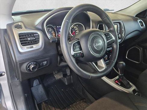 Used 2018 Jeep Compass Sport FWD image 10