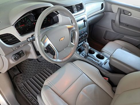 Used 2016 Chevrolet Traverse LT image 10