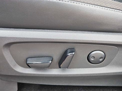 Used 2022 Nissan Pathfinder SL w/ SL Black Package image 18