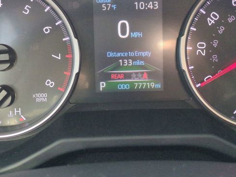 Used 2020 Toyota RAV4 LE image 25