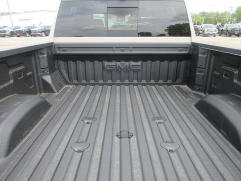 New 2026 GMC Sierra 2500 AT4 w/ AT4 Premium Plus Package AWD/4WD image 7