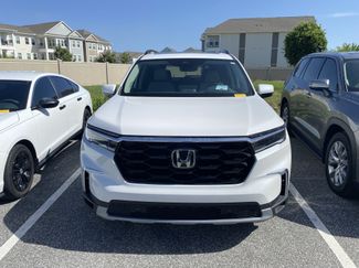 Used 2025 Honda Pilot Touring video 2