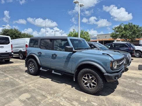 Used 2023 Ford Bronco Black Diamond AWD/4WD image 2