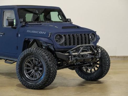Used 2025 Jeep Wrangler Unlimited Rubicon w/ Technology Group image 11