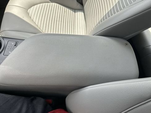Used 2023 Toyota Camry SE w/ Cold Weather Package FWD image 27
