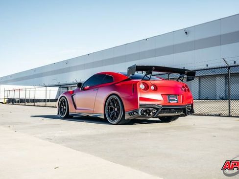 Used 2020 Nissan GT-R Premium w/ Premium Interior Package image 52