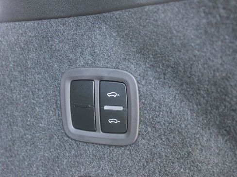 Used 2025 Porsche Cayenne Coupe AWD/4WD image 33