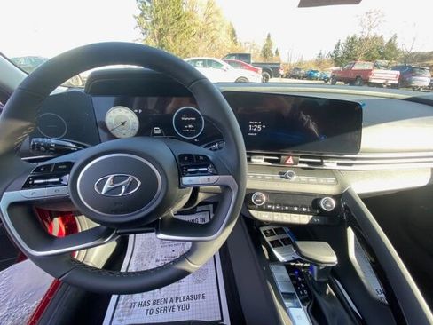 New 2023 Hyundai Elantra Limited image 9