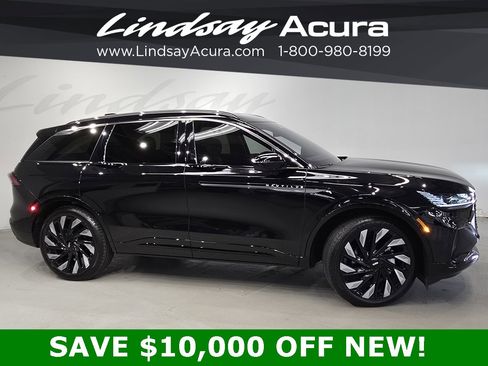 Used 2025 Lincoln Nautilus Black Label w/ Jet Appearance Package image 3