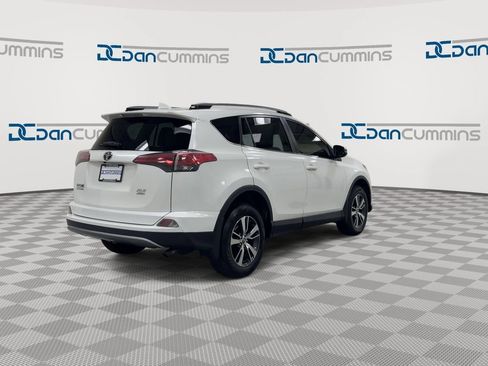 Used 2017 Toyota RAV4 XLE AWD/4WD image 8