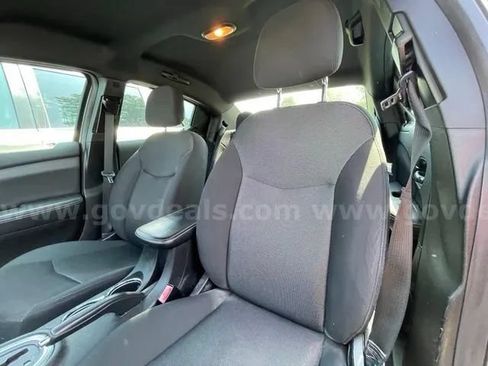 Used 2013 Dodge Avenger SE FWD image 14