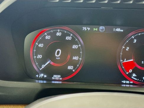 Used 2022 Volvo XC90 T6 Momentum w/ Advanced Package image 14