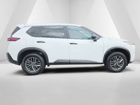 Used 2023 Nissan Rogue S FWD image 4