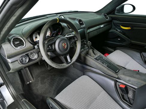 Certified 2025 Porsche 718 Boxster Spyder RS RWD image 4