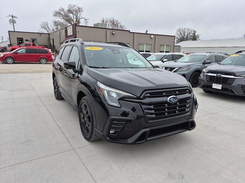 Used 2023 Subaru Ascent Onyx Edition Limited image 4