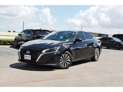 Used 2024 Nissan Altima 2.5 SV w/ SV Premium Package