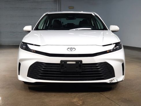 Used 2025 Toyota Camry LE w/ Convenience Package FWD image 2