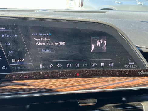 Used 2021 Cadillac Escalade Premium Luxury w/ Performance Package image 31