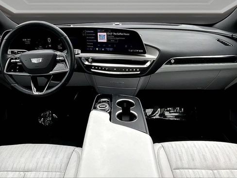 Certified 2025 Cadillac Lyriq Sport w/ LPO, Floor Liner Package AWD/4WD image 7