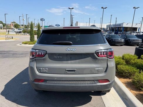 Used 2023 Jeep Compass Latitude AWD/4WD image 2