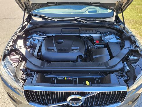 Used 2018 Volvo XC60 T6 Momentum w/ Advanced Package image 35