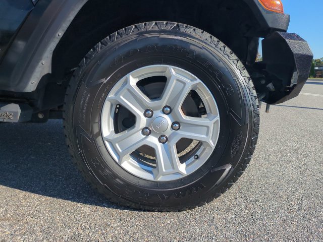 Used 2018 Jeep Wrangler Unlimited Sport S AWD/4WD image 11