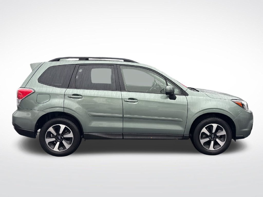 Used 2017 Subaru Forester 2.5i Premium w/ Popular Package #2A AWD/4WD image 6