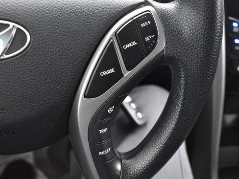 Used 2015 Hyundai Elantra GT FWD image 12