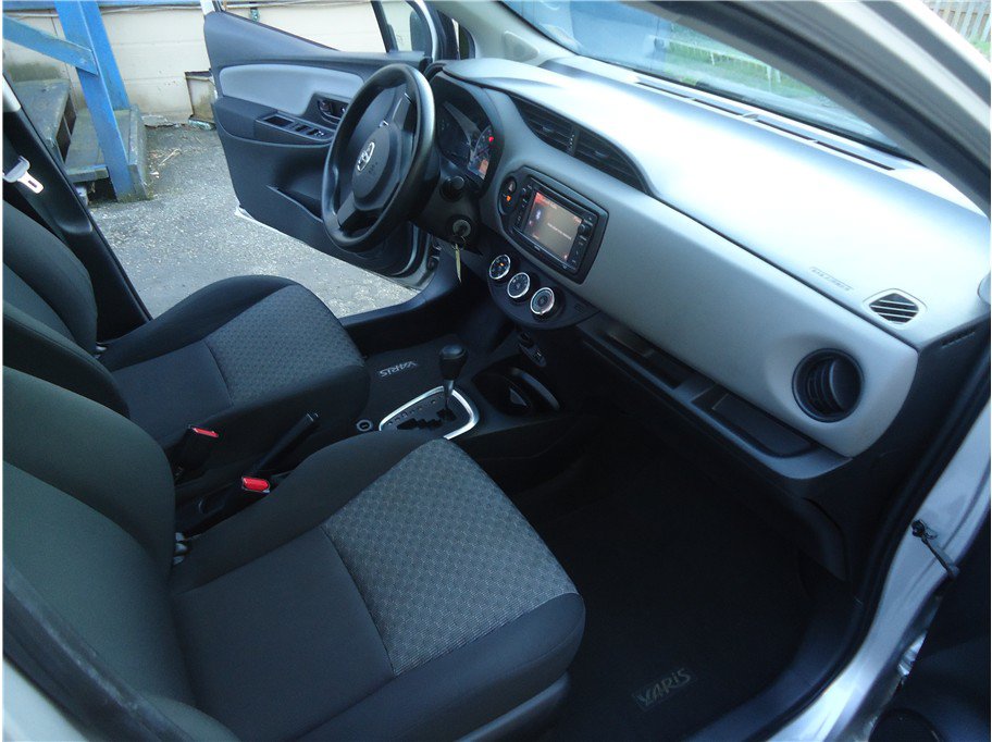 Used 2015 Toyota Yaris L FWD image 14