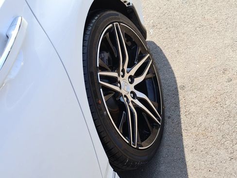 Certified 2022 Honda Accord Touring image 33